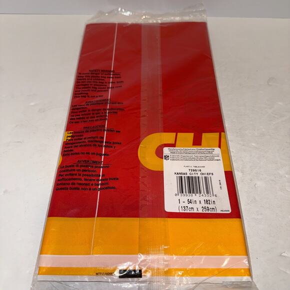 Officially Licenced NFL Football Kansas City Chiefs 2 Tablecovers 54in x 102in - Picture 3 of 8